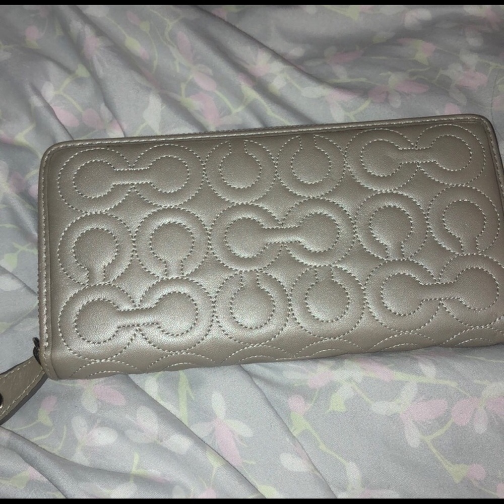 Coach op art wallet